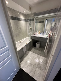 Spacious bathroom