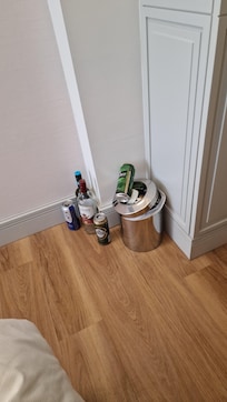 Ingen tömning av papperskorgar på 4 d.