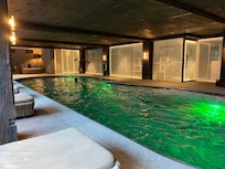 Piscine intérieure chauffée