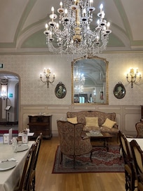 Breakfast room