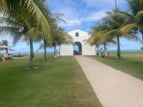 A pousada fica bastante próxima da Capela dos Milagres (na foto)