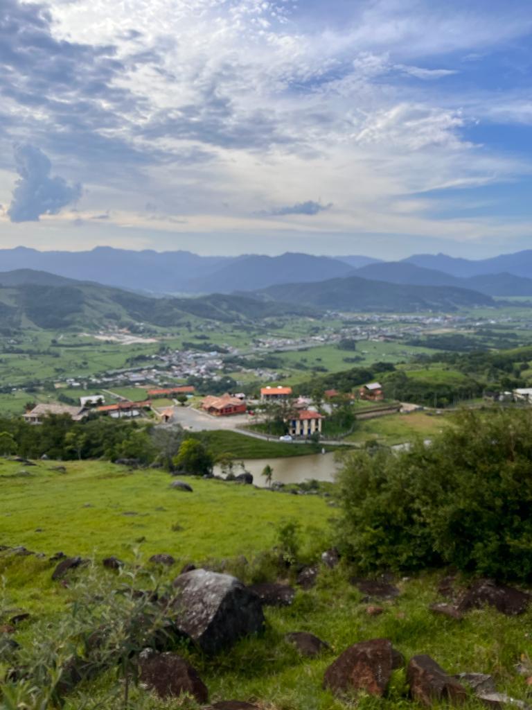 Vista da trilha para o Hotel