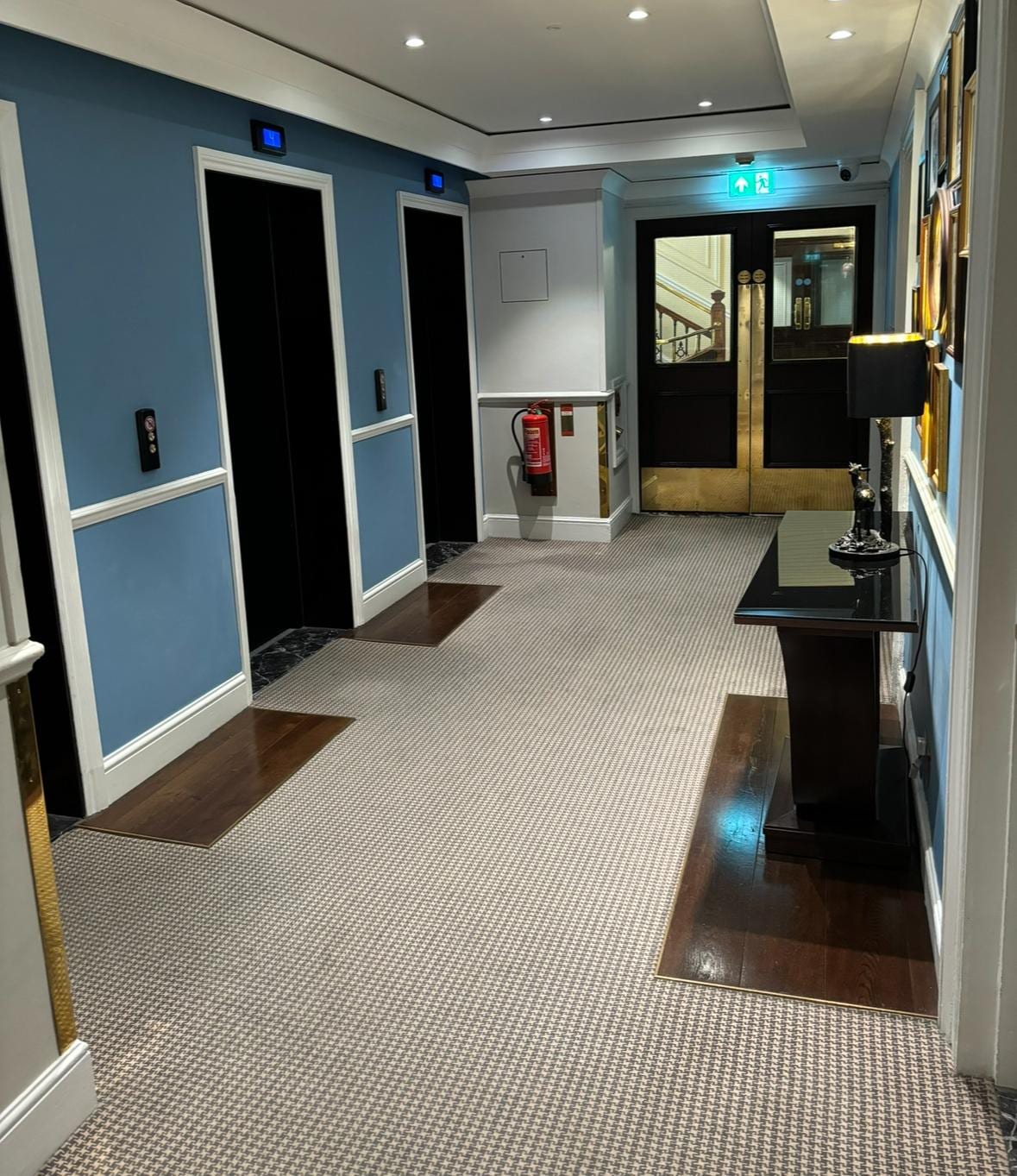 The view from the room door, in front of the noisy elevators.