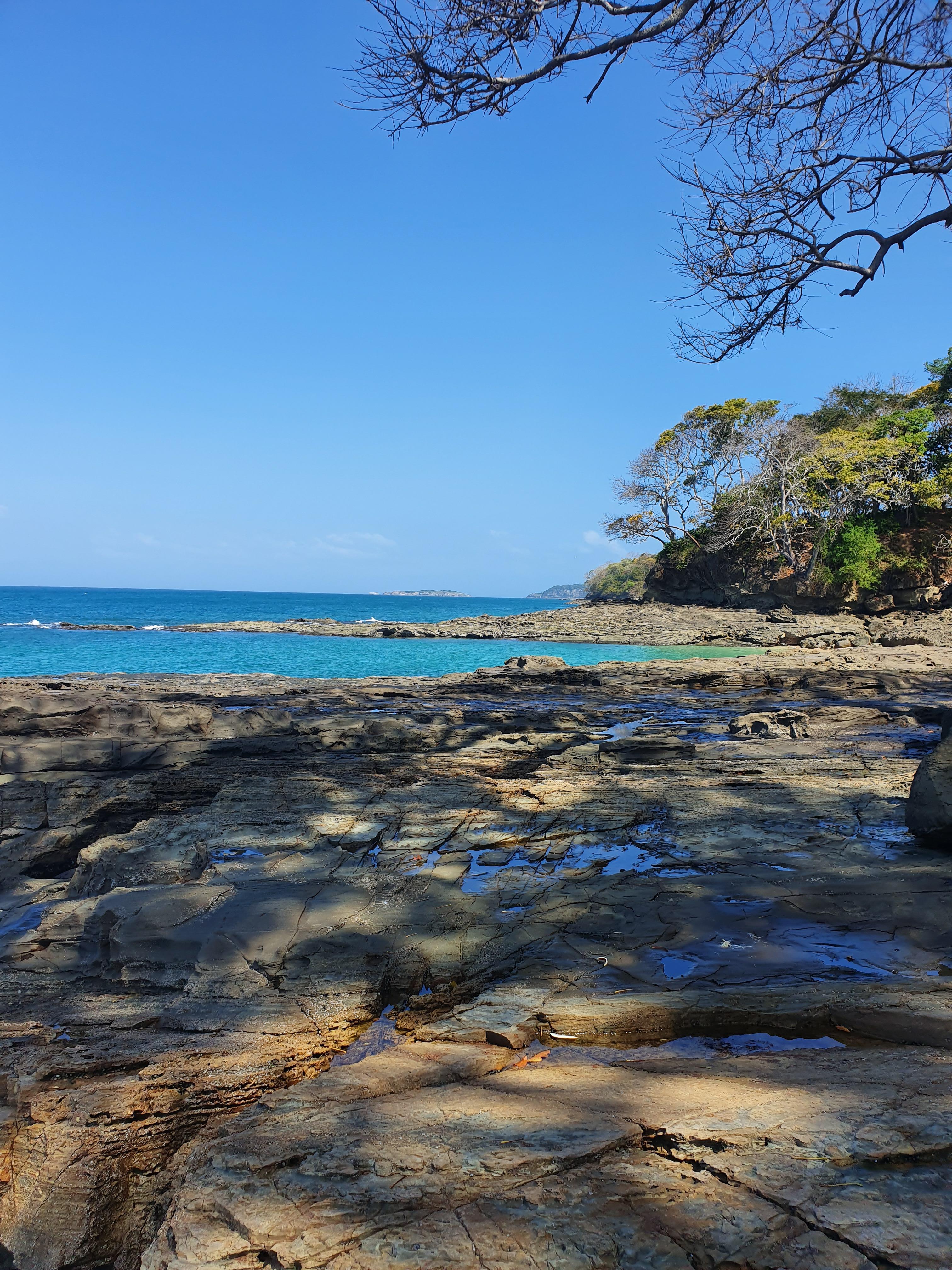 La plage en contrebas 