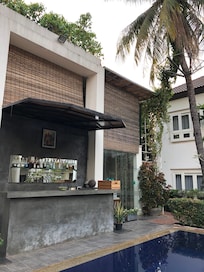 Le bar extérieur