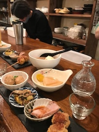 浪漫酒場 いっぽ
突き出しのお料理が豪華!おでんがどれでも100円!
雰囲気がよくてお値段が安いです。