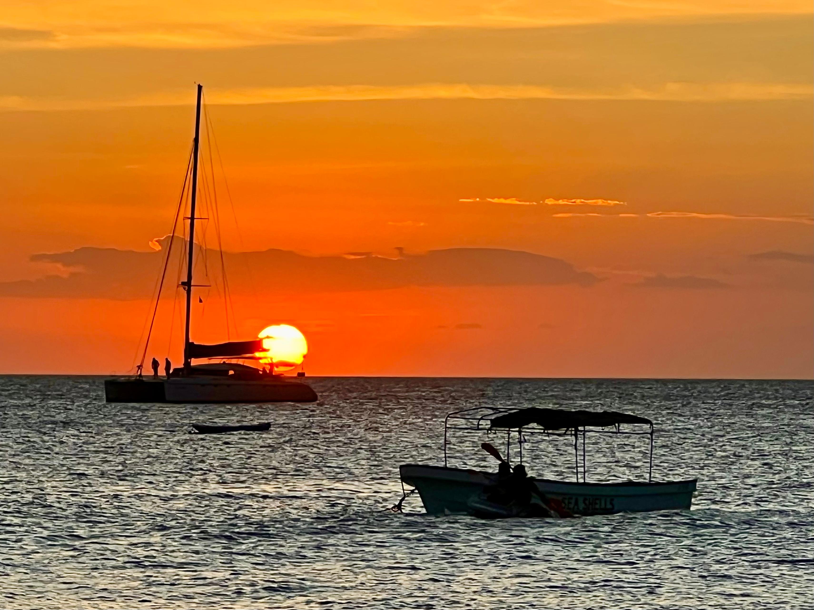 Sunset on west side (15 minutes from the Zanzibari)