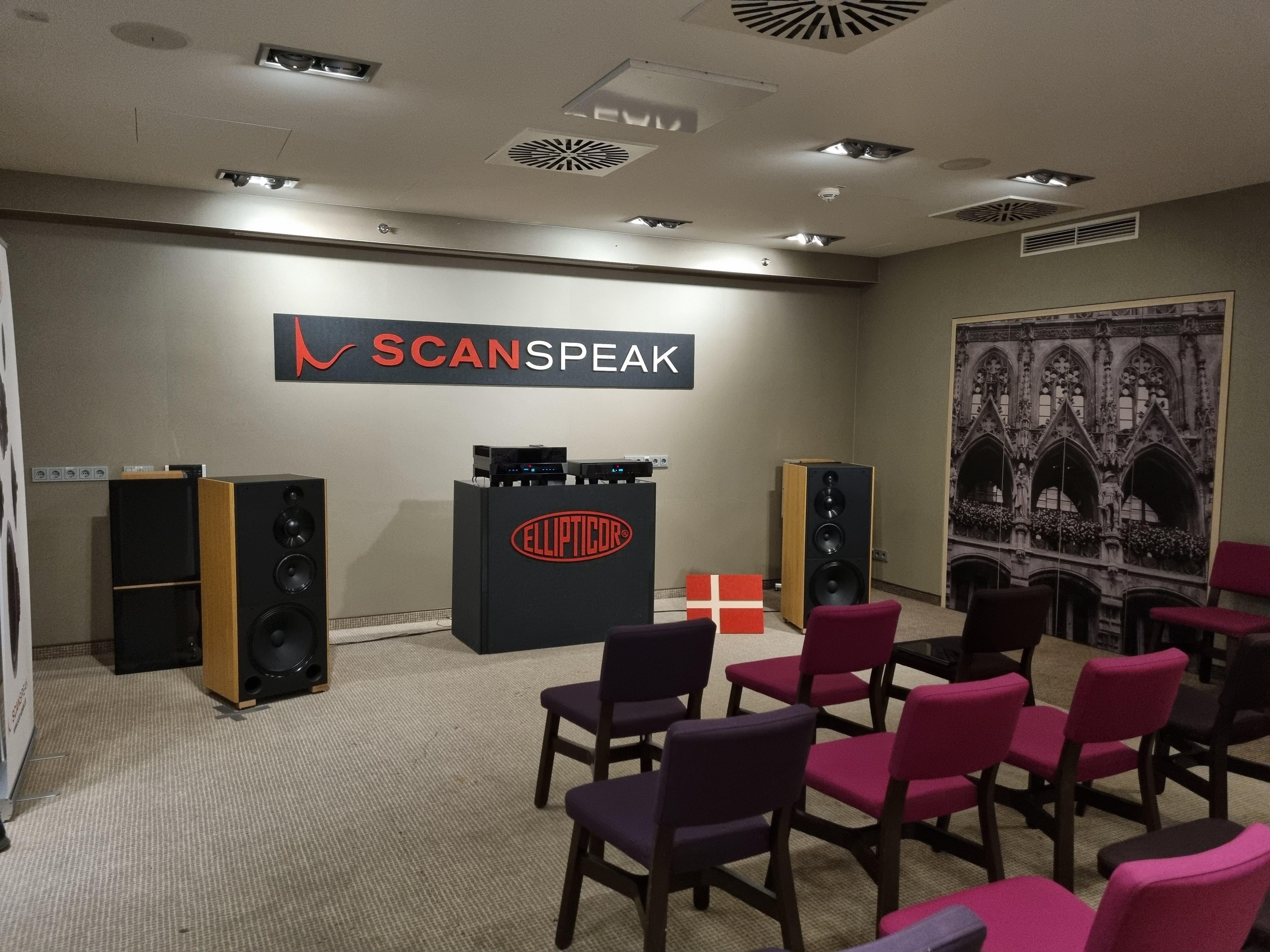 Loudspeaker demos in Marienplatz conference room. 