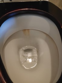 Besides its dirtiness I'm not sure you can see the leak.