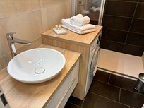 洗面所、洗濯器、シャワーブース