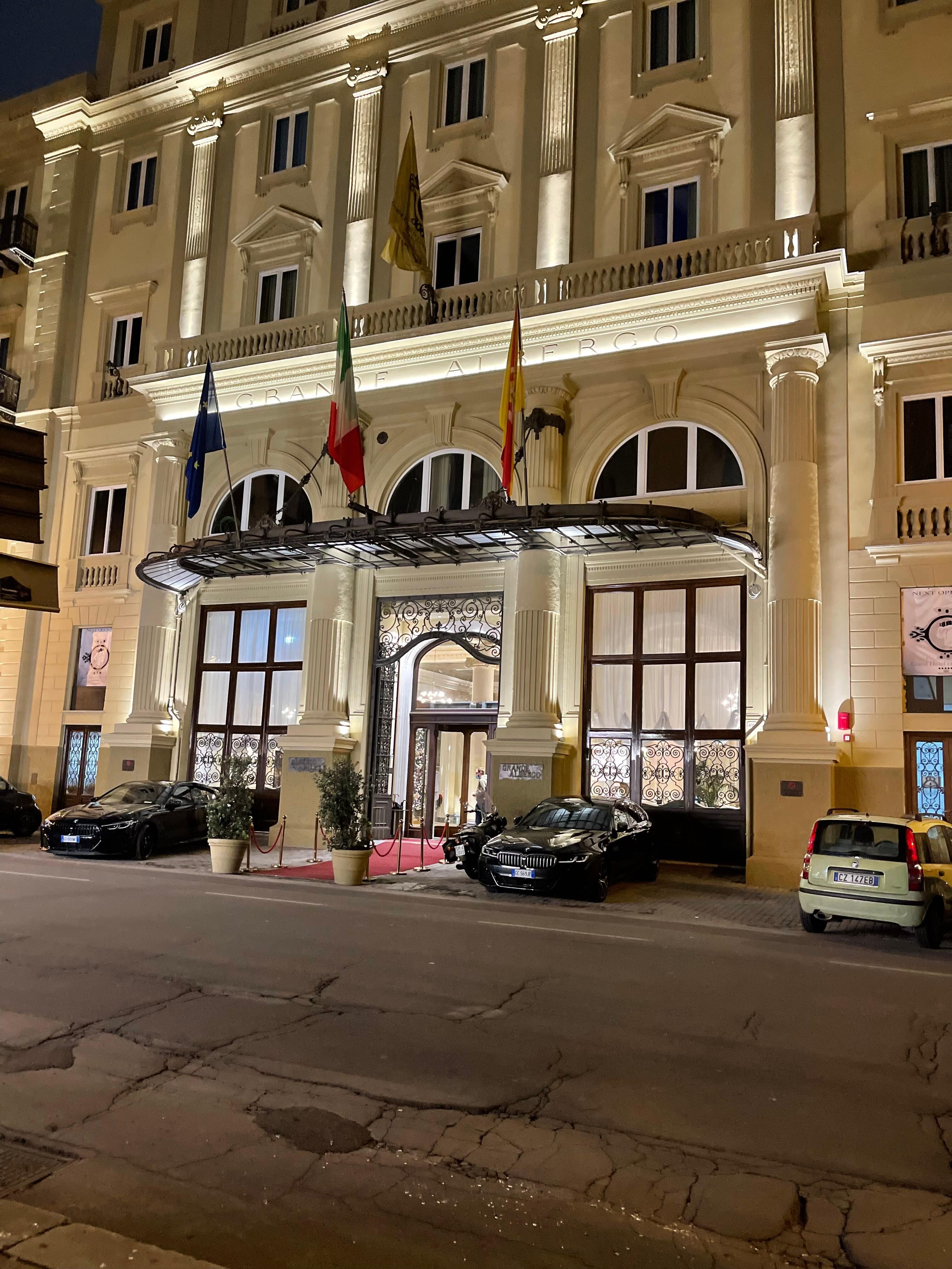 Book Grand Hotel et Des Palmes in Palermo Book Grand Hotel et Des Palmes in Palermo