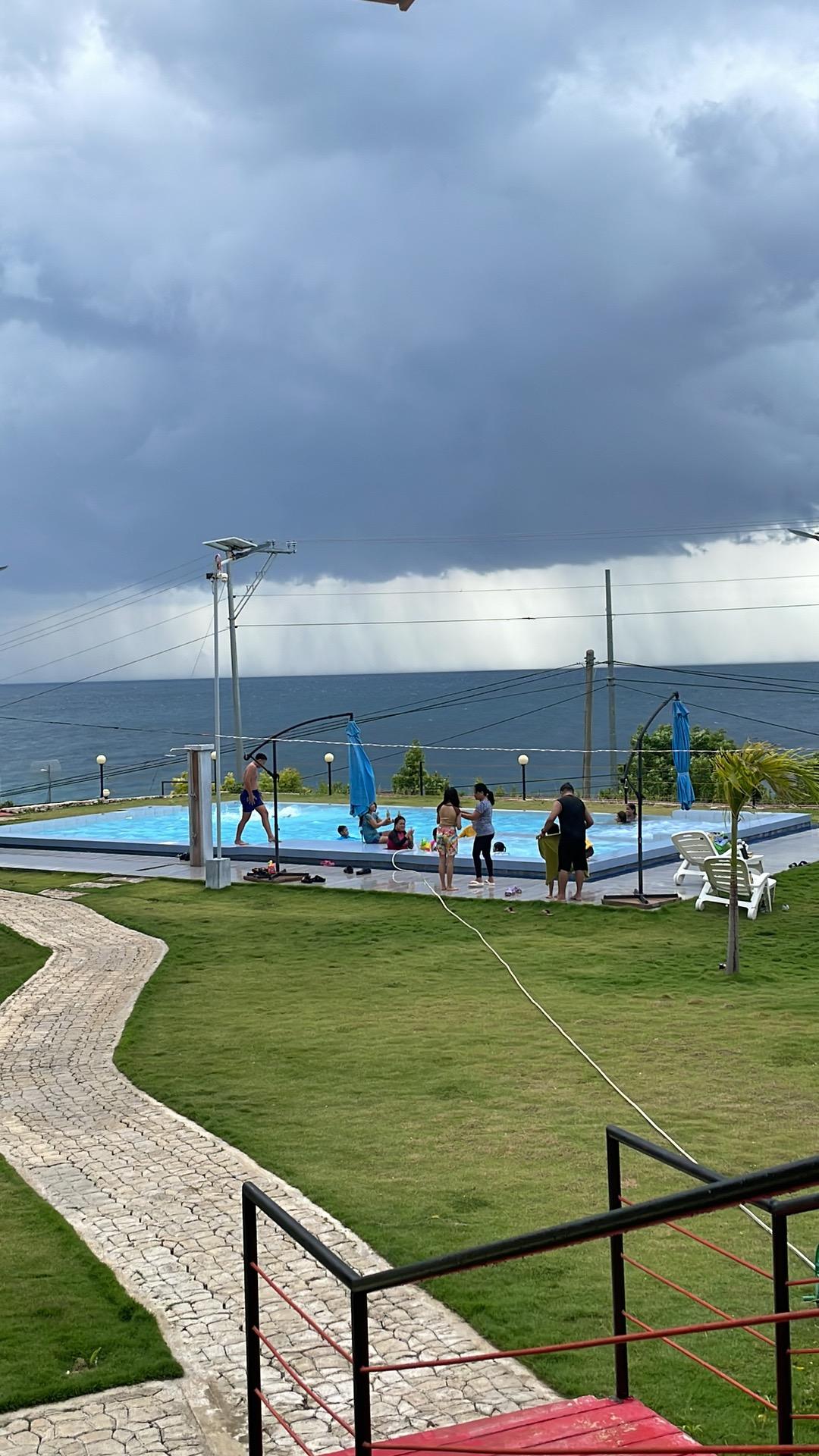 Large clean pool - ocean view 