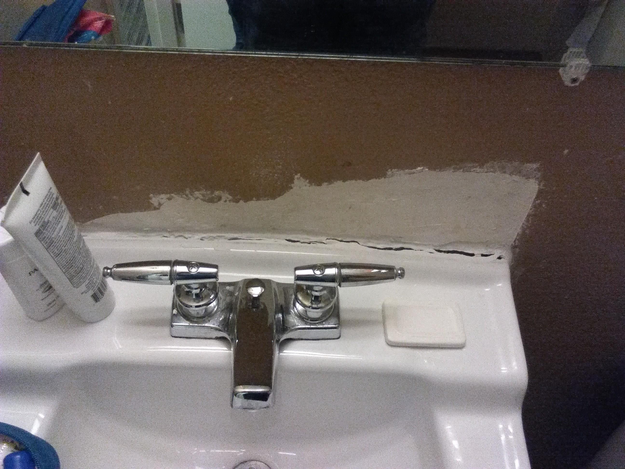 Crackedb sink