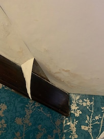 Wallpaper hanging off