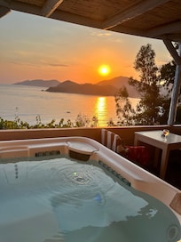 Private terrace with jacuzzi spa