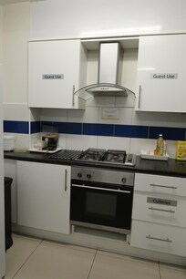Kitchen cooker and cupboards