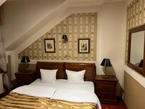 Tolles Bett und der Wunsch nach einem zweiten Kopfkissen wurde dann am 2. Tag doch noch erfĂŒllt.