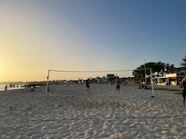 Stranden foran hotellet