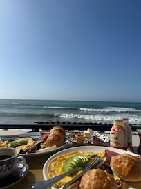 Atleast we are allowed to have breakfast in the room.