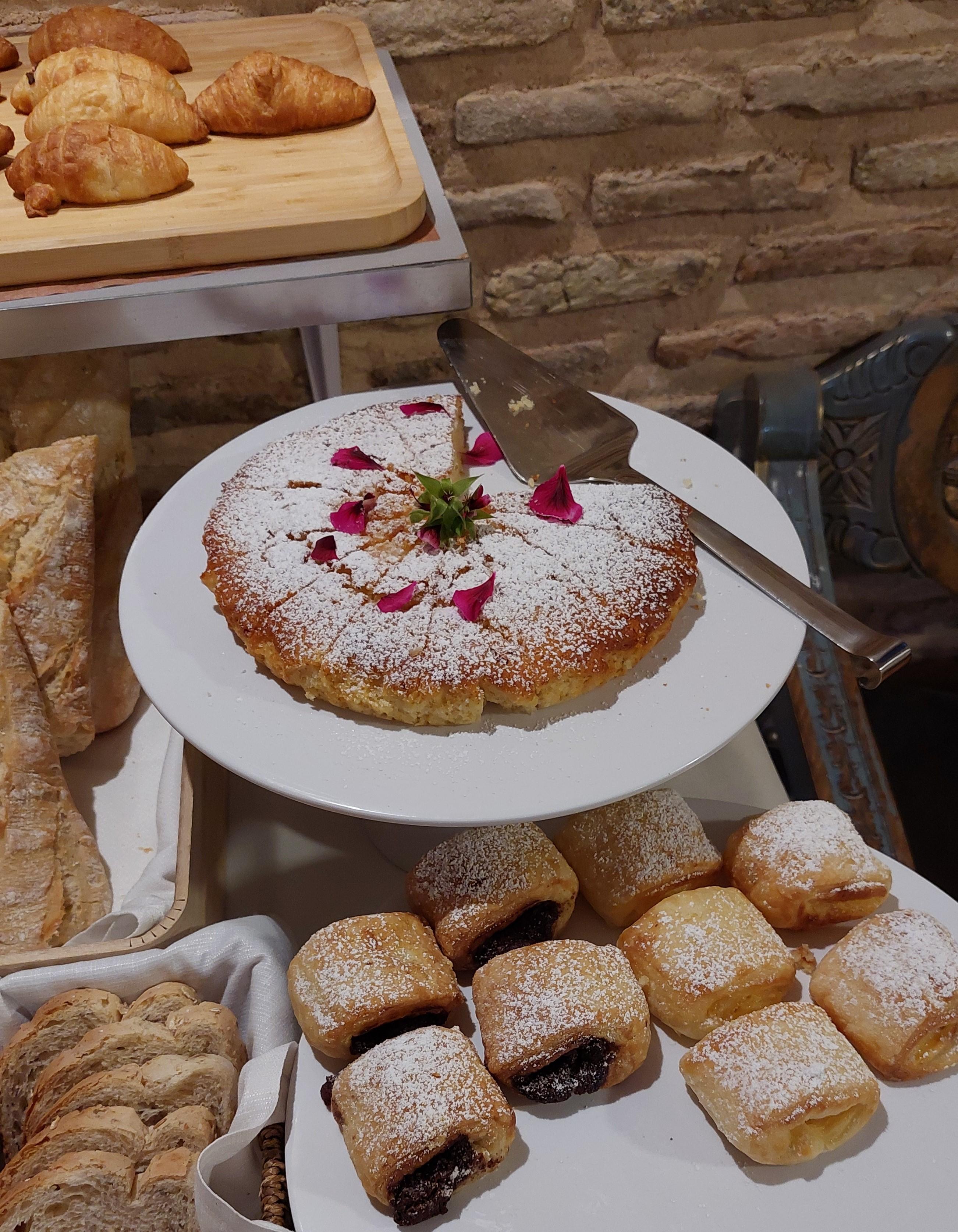 Breakfast buffet cakes