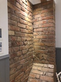 Blottade gamla väggar.