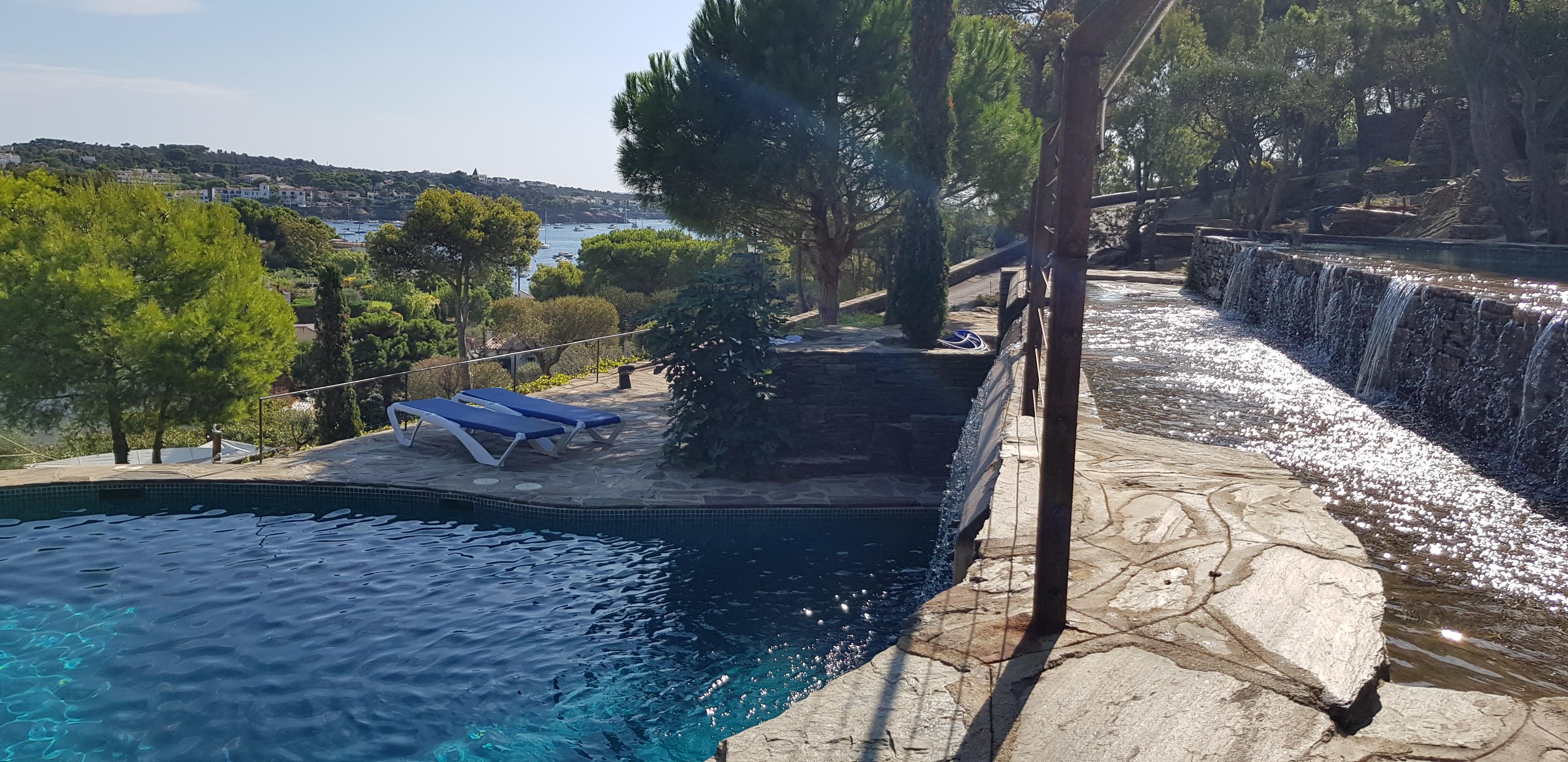 Piscina y vistas