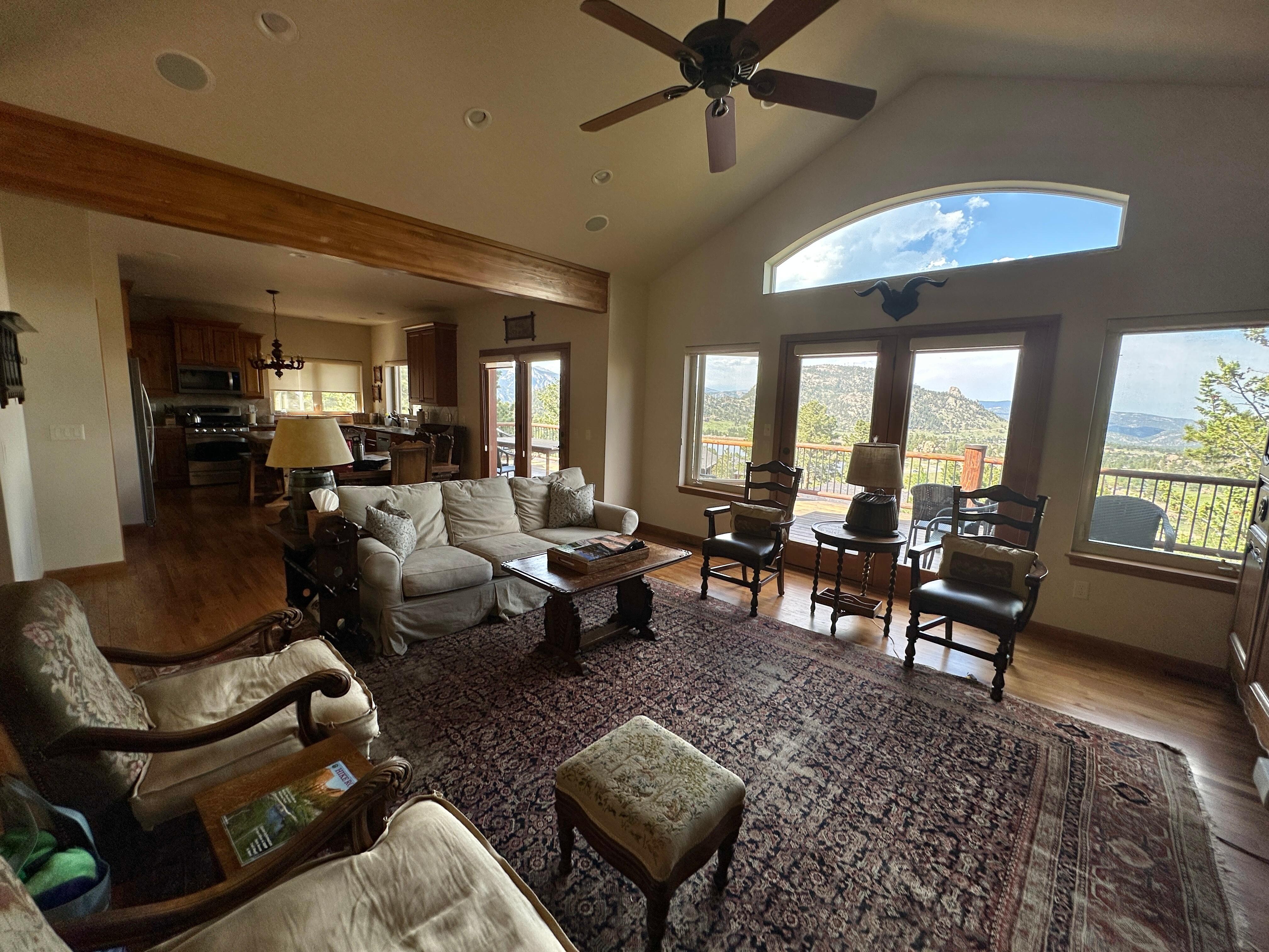 Living room/kitchen
