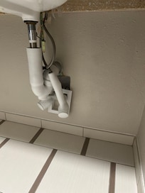 Dangling fixtures.