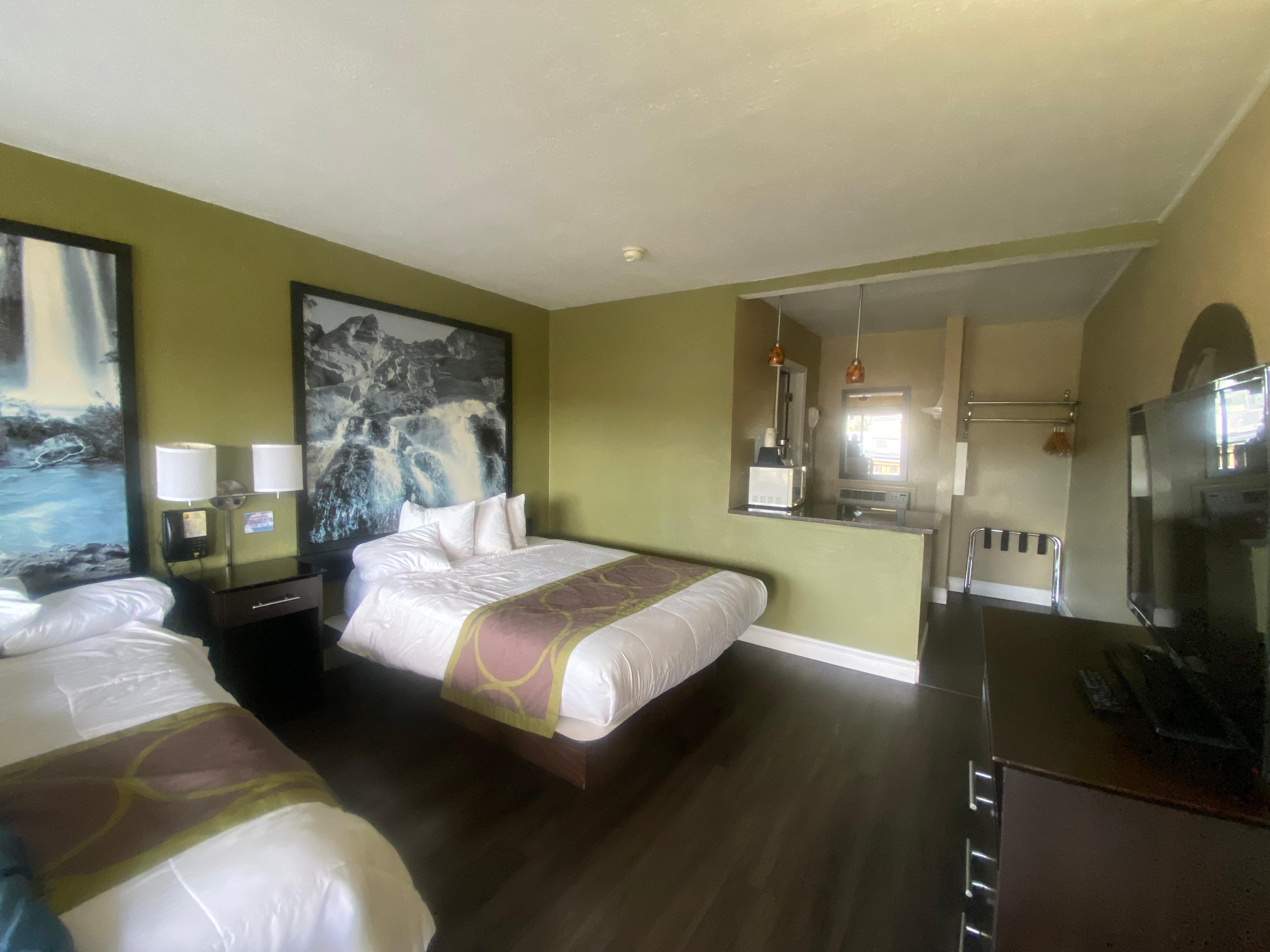 Queen beds - not full like a lot of other hotels