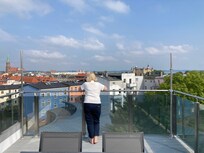Auf der Terrasse mit Blick zum Schloss und Dom
