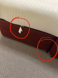 Base de la cama rota y en mal estado