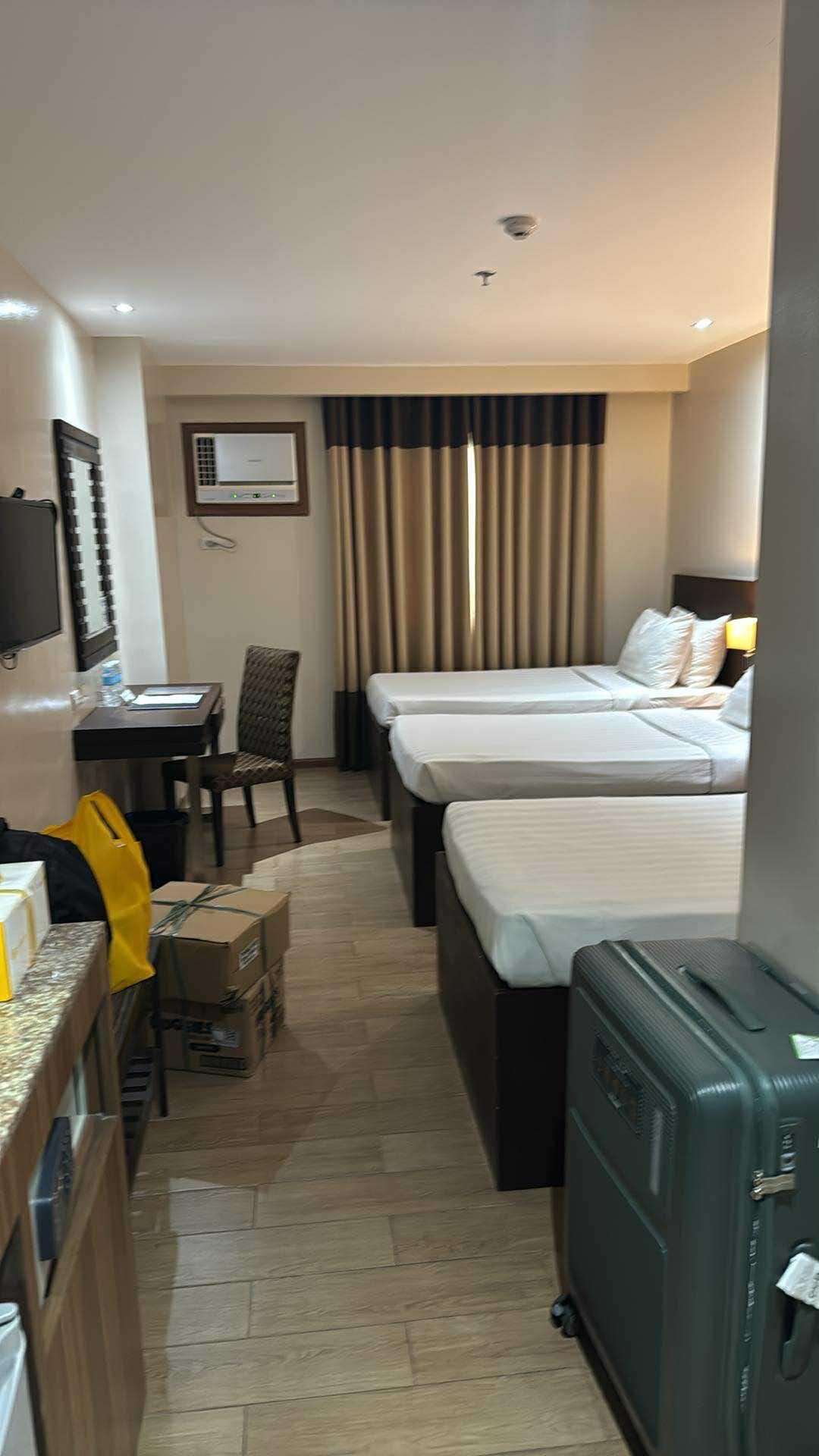 Spacious room. Please excuse my personal belongings in the photos