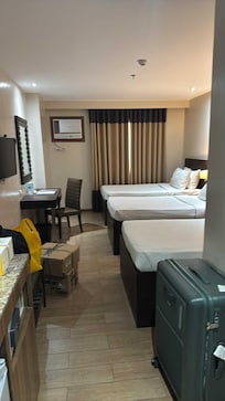 Spacious room. Please excuse my personal belongings in the photos