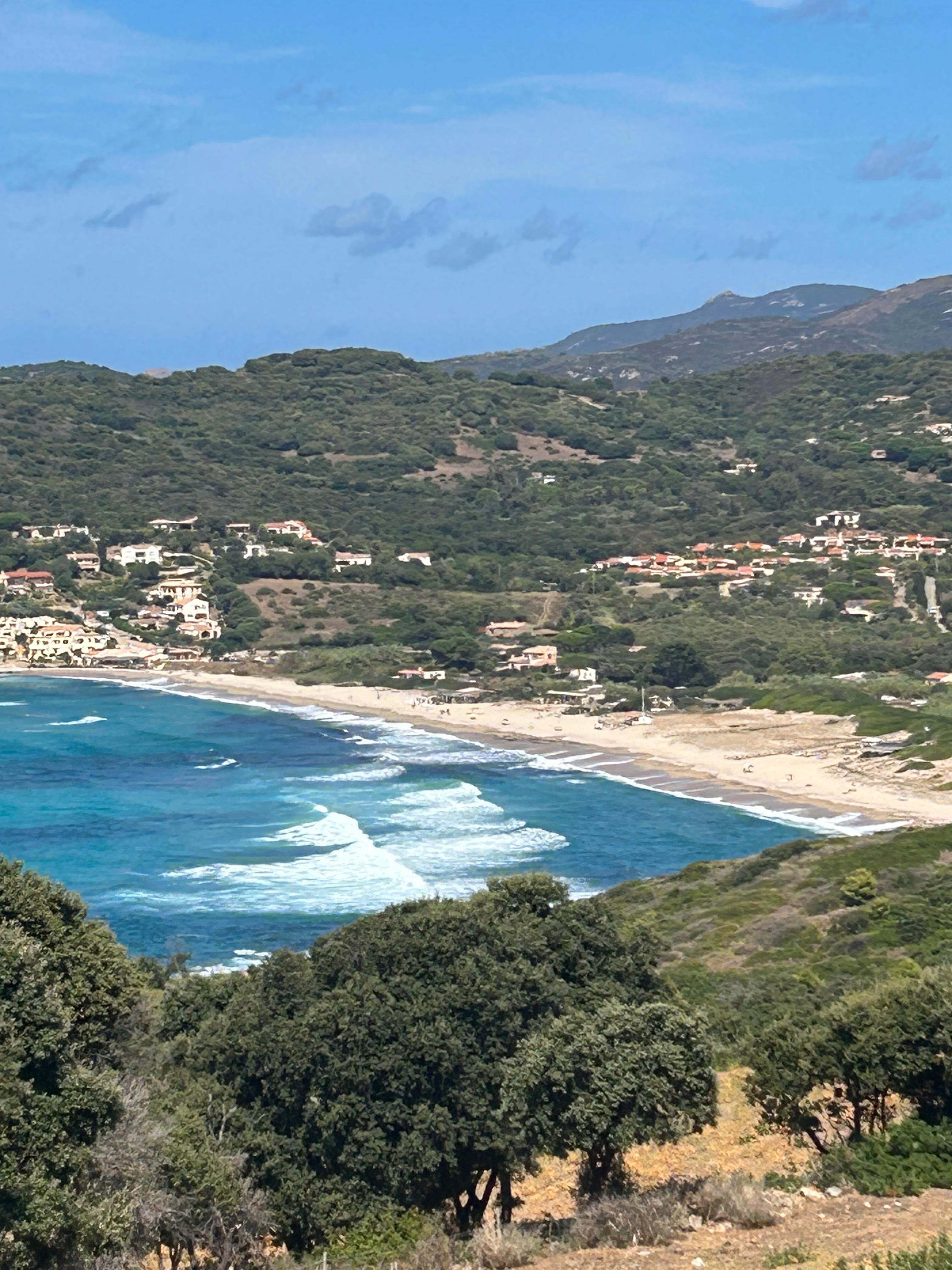 Blick auf den Plage Peru bei Wellengang.