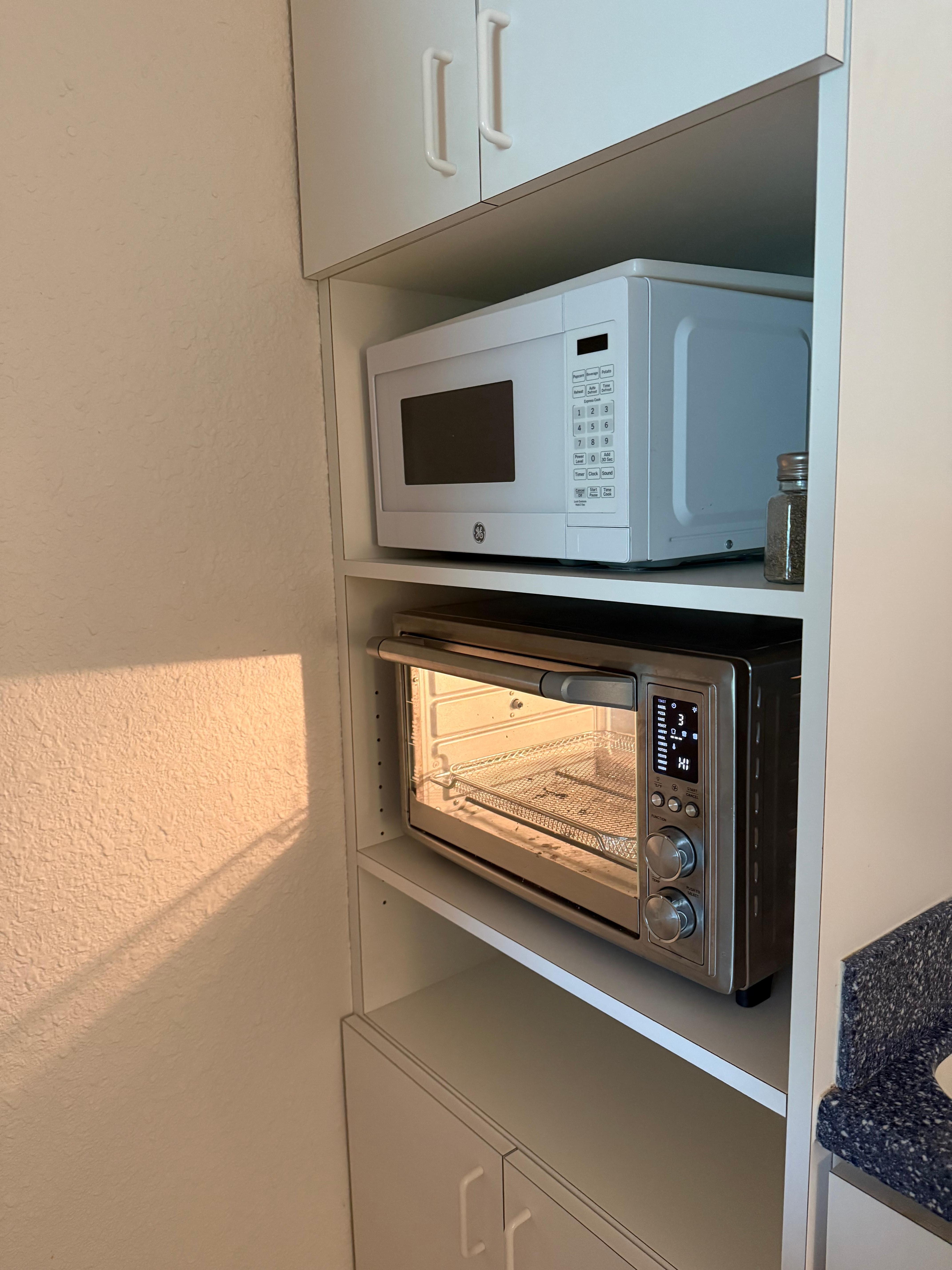 Toaster oven and microwave oven