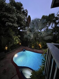 The pool at sunset from the Kukui Suite