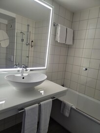 bathroom, not enough light