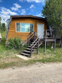 4-6 person cabin