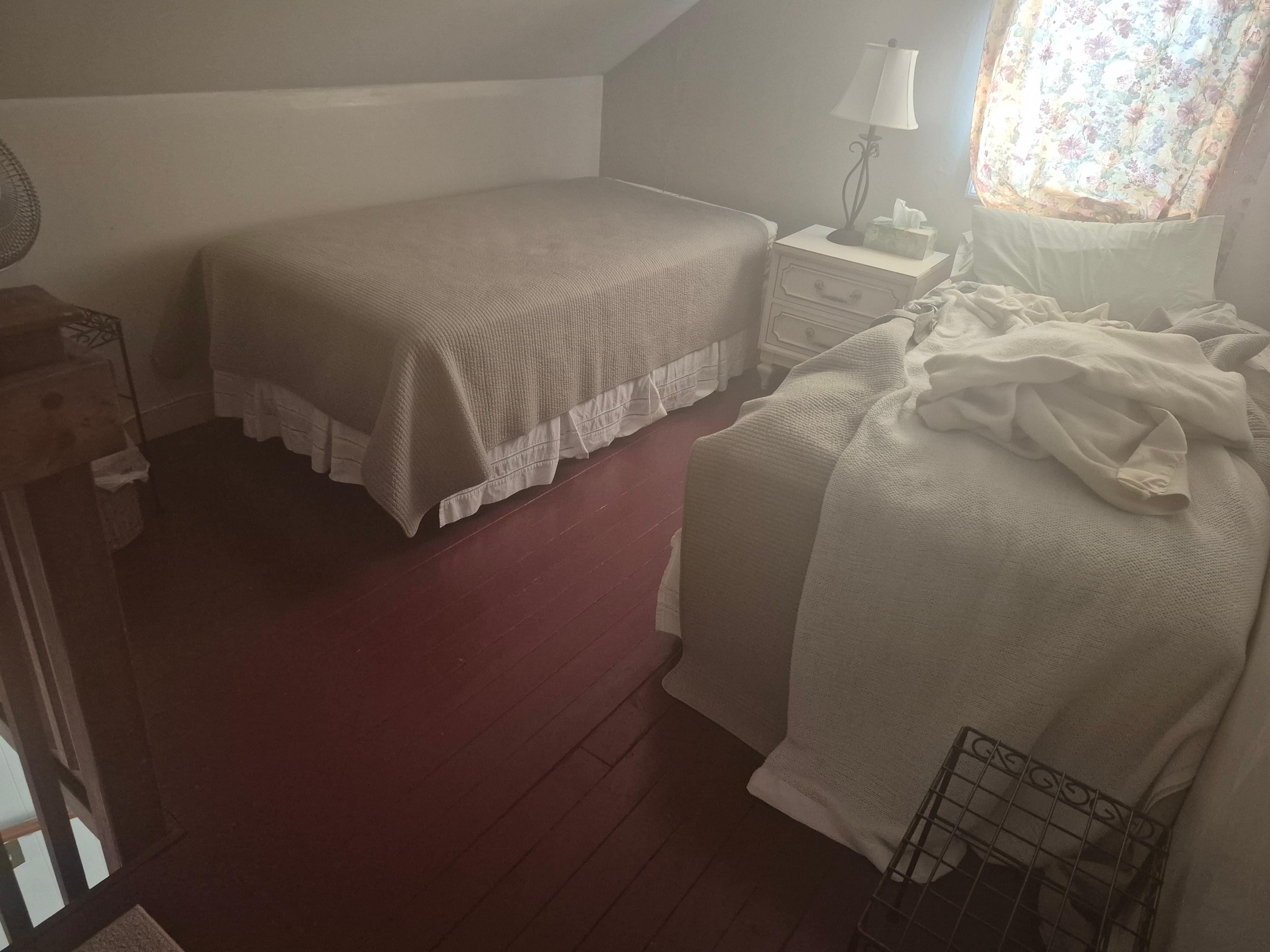 Twin loft with firm mattresses 