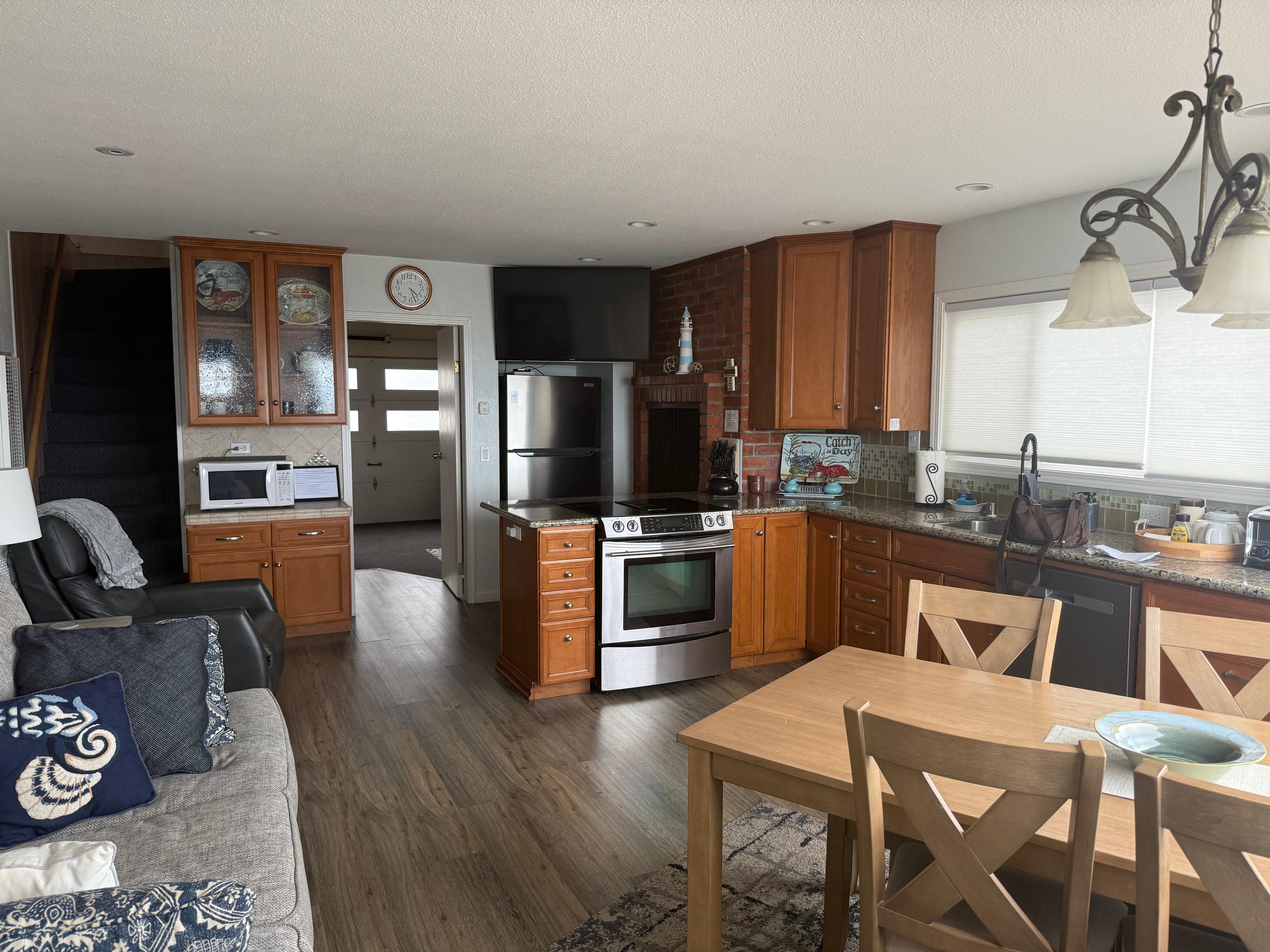 Living room kitchen combo 