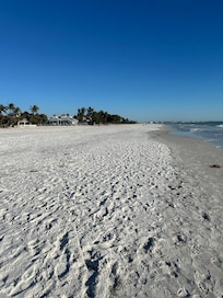 Great walking beach a few blocks away