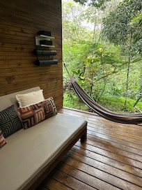 Jungle Cabin - Außenbereich