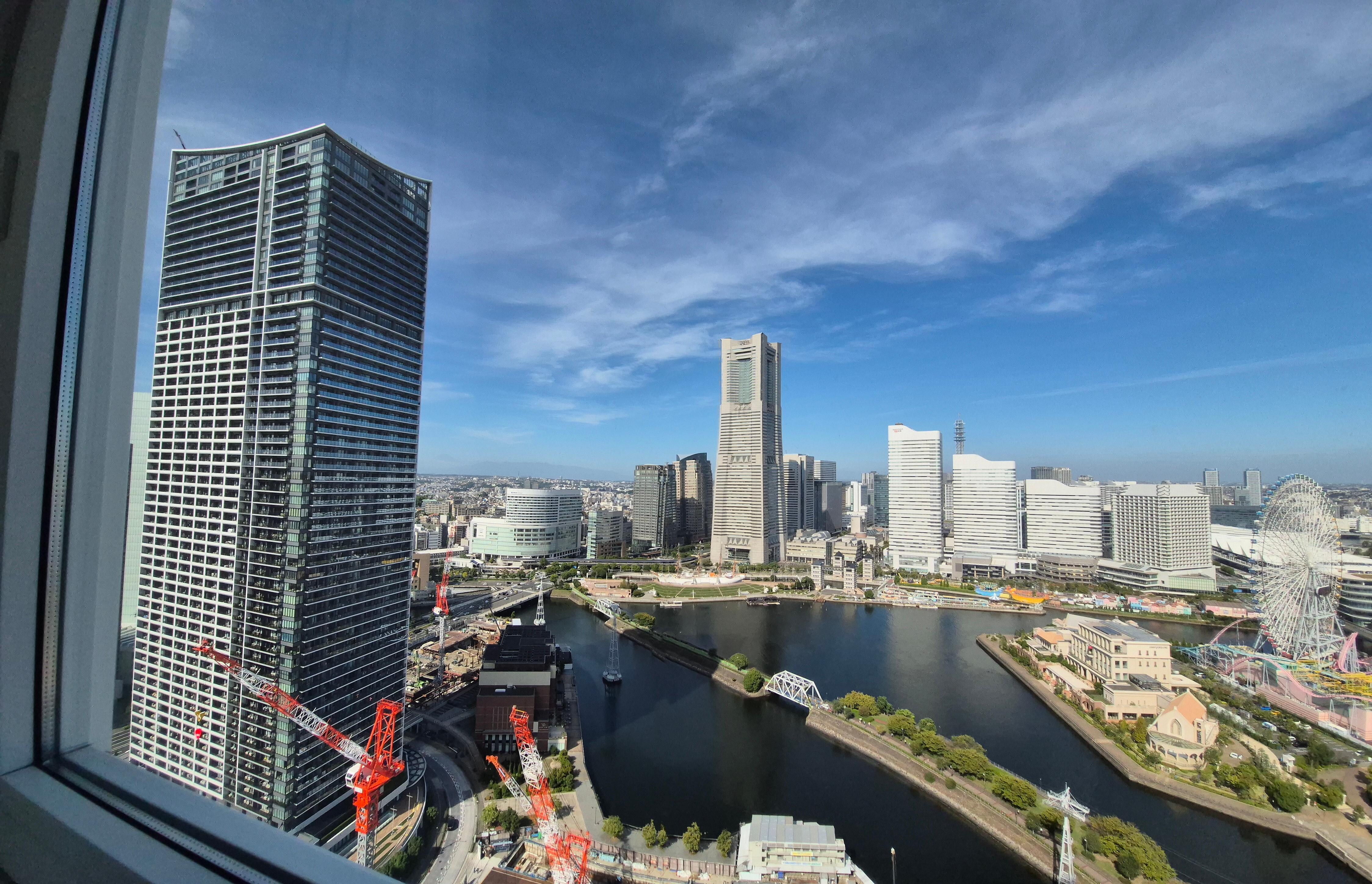 条件が良ければ富士山も見えます。写真ではうっすら写ってます。