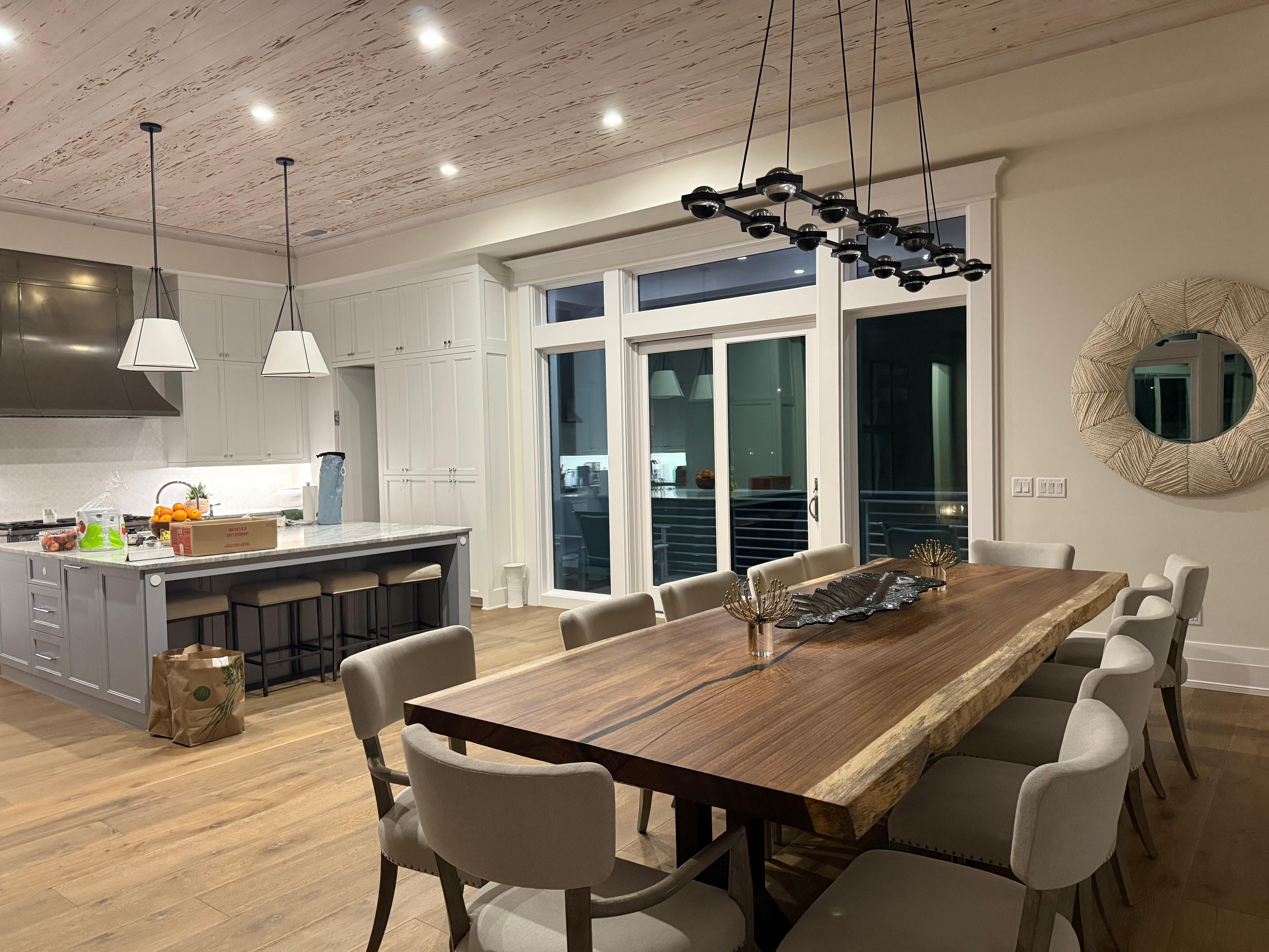 Dining with kitchen