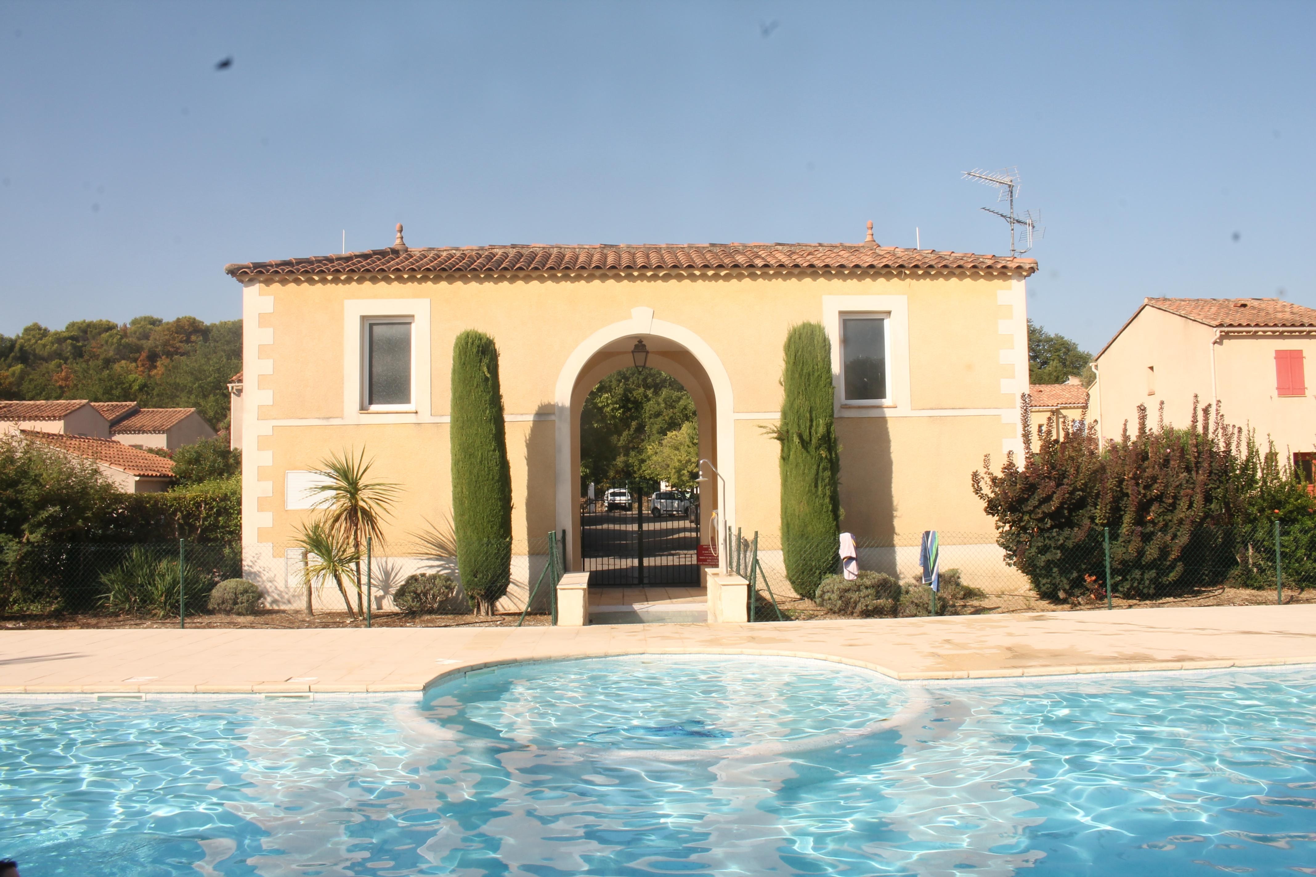 Schwimmbad und der Zugang