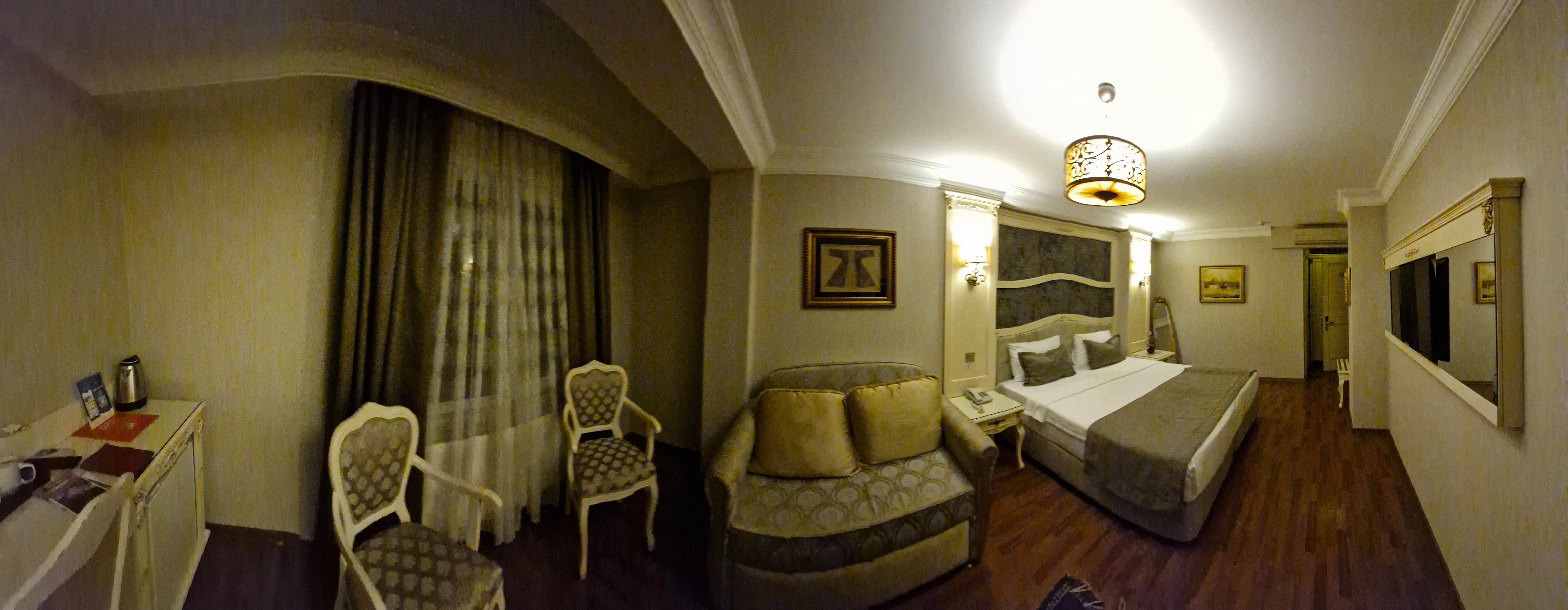 Bedroom large spacious 