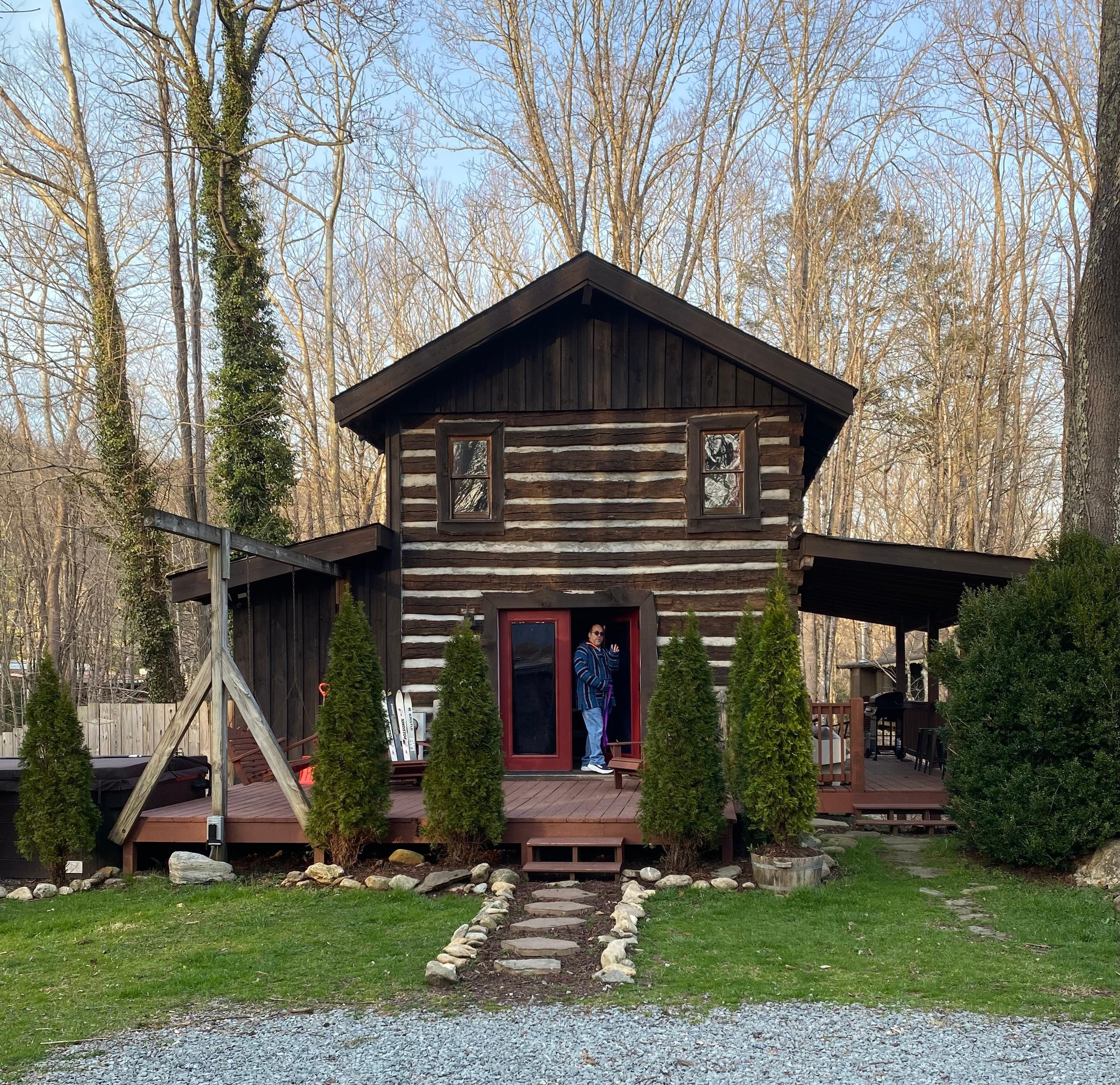 Super cute old world cabin