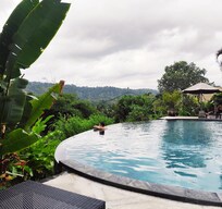 Piscine avec vue panoramique