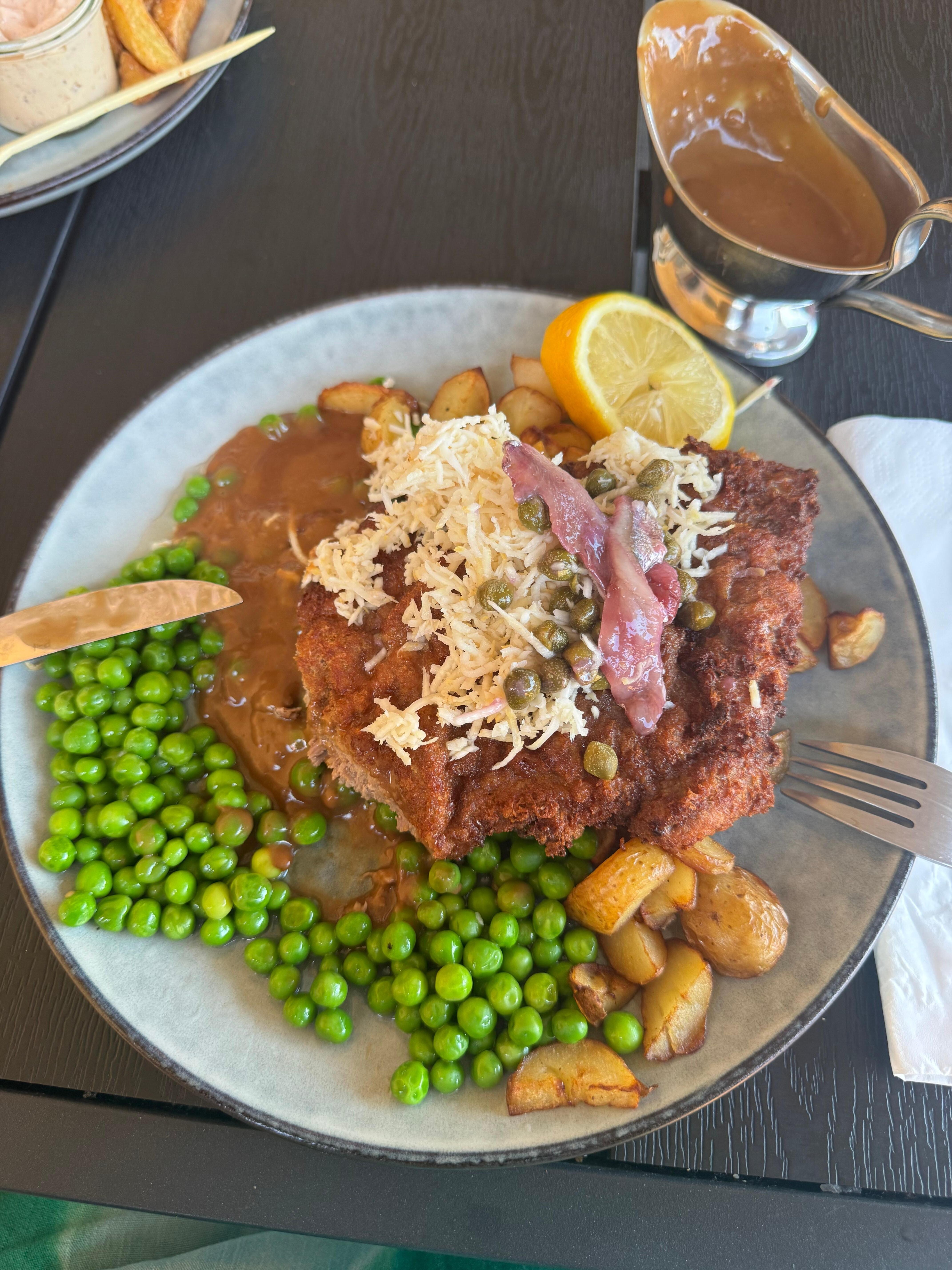 A la carte…. Wienerschnitzel med “dreng”