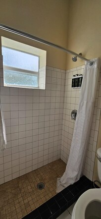 Ducha com excelente pressão.